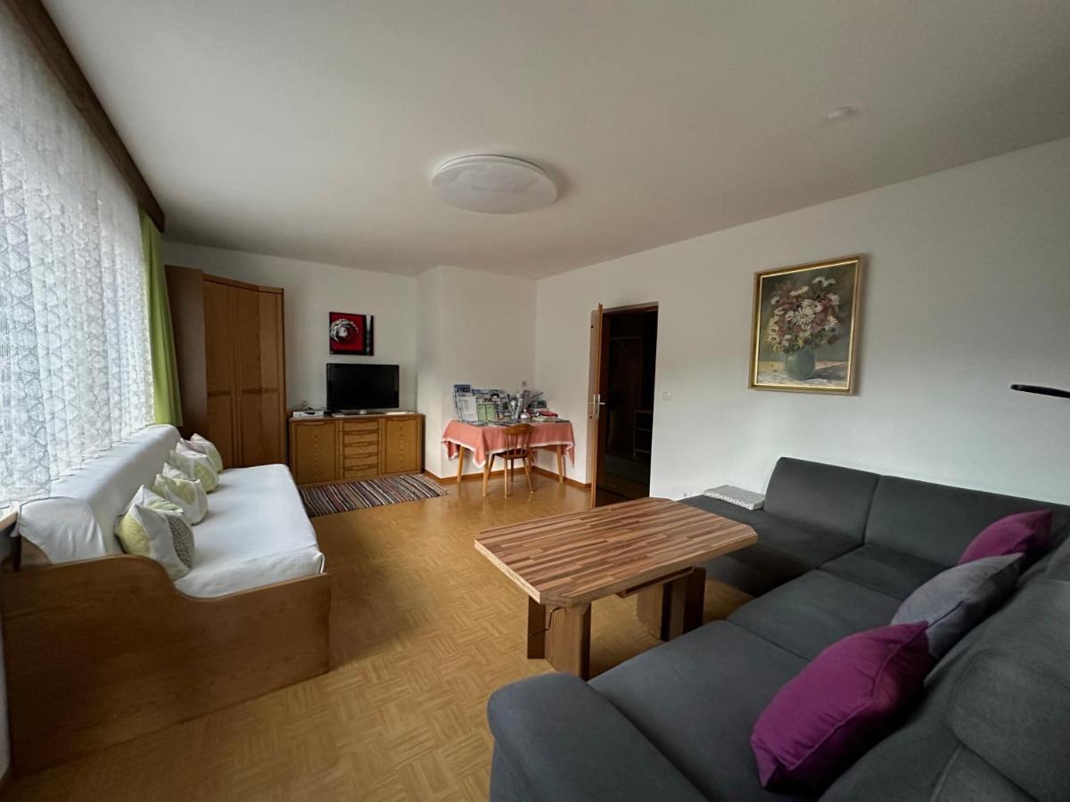 Haus Saxer Apartment มีเดอร์ส ภายนอก รูปภาพ