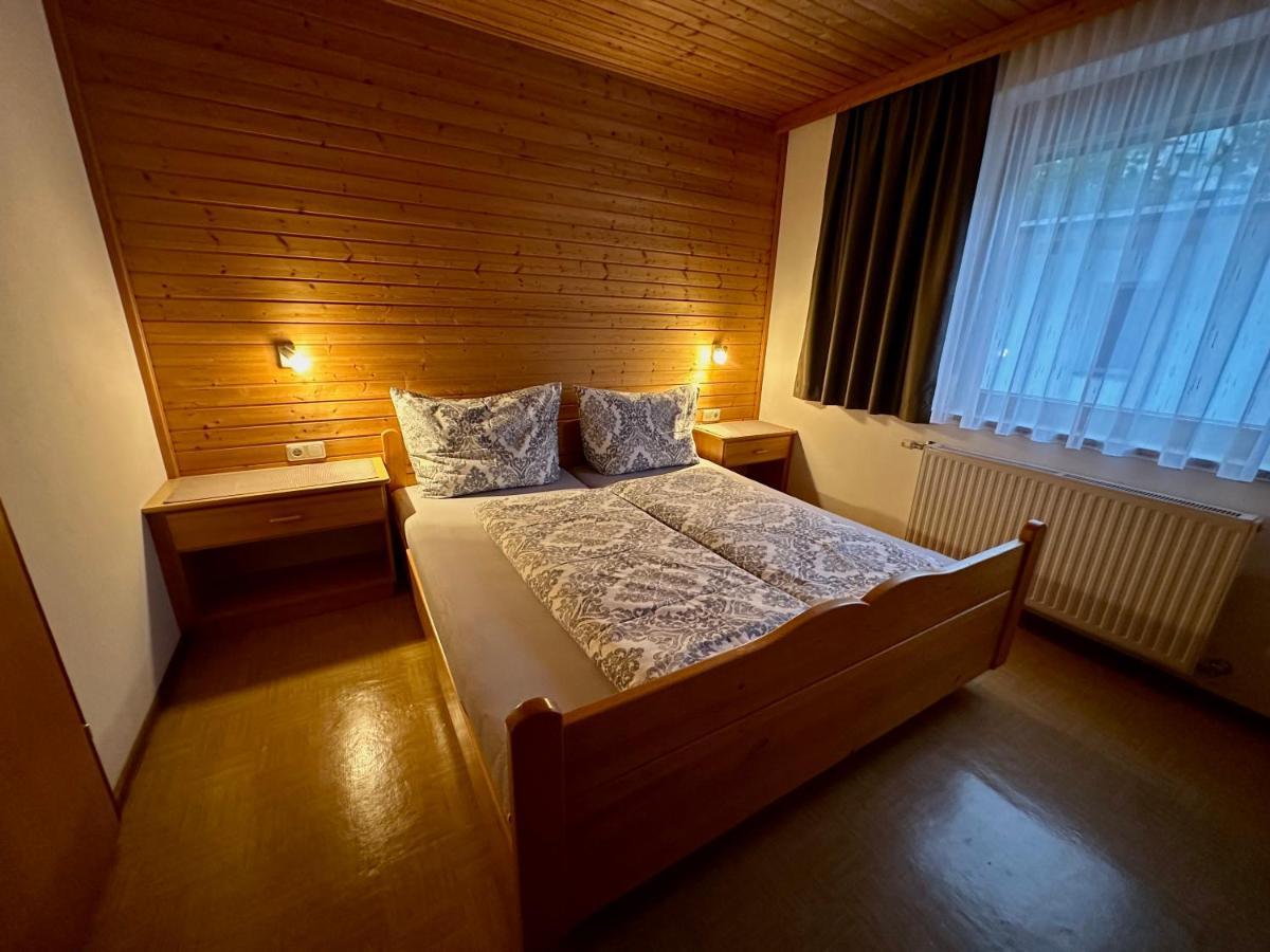 Haus Saxer Apartment มีเดอร์ส ภายนอก รูปภาพ
