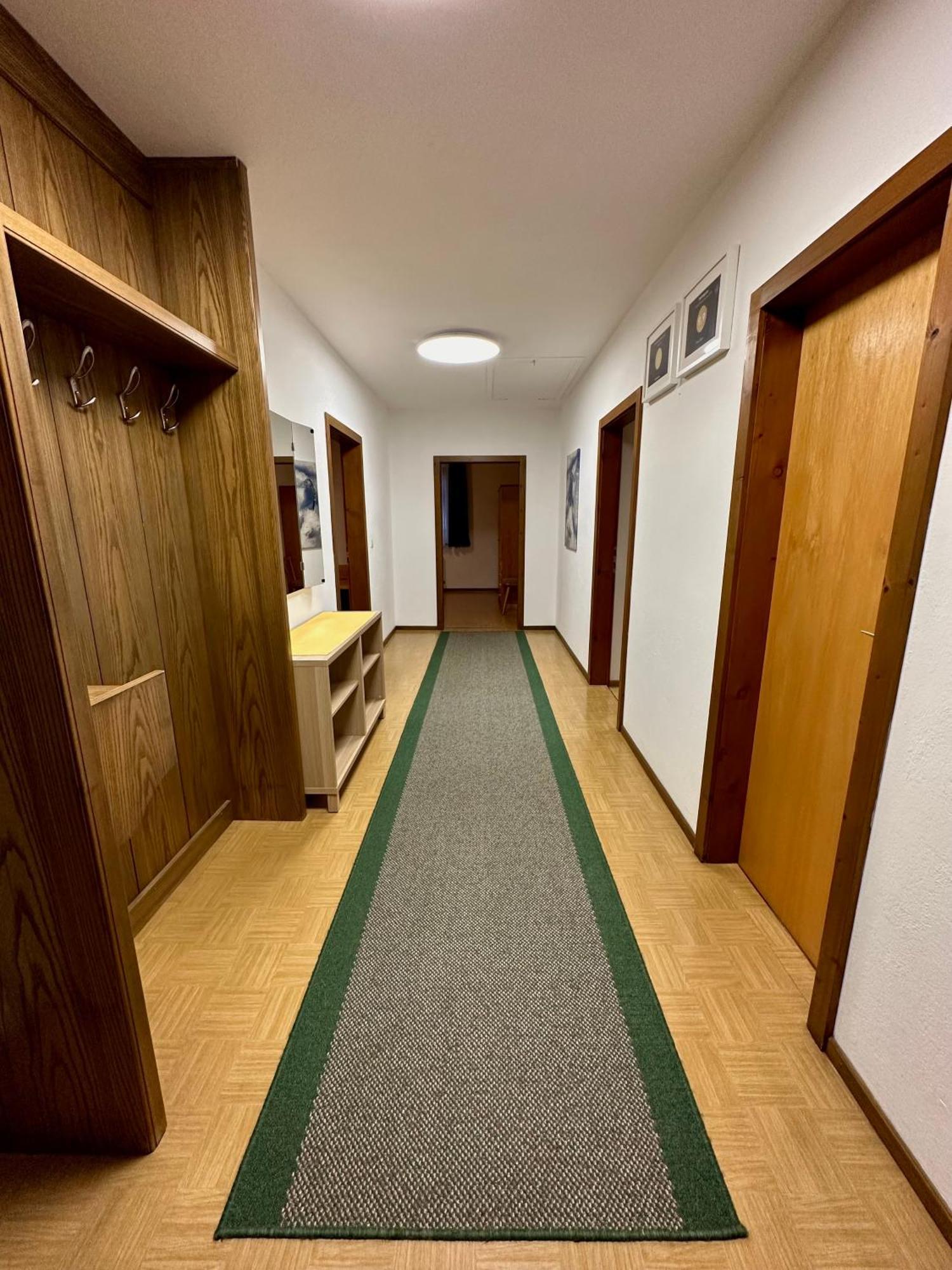 Haus Saxer Apartment มีเดอร์ส ภายนอก รูปภาพ